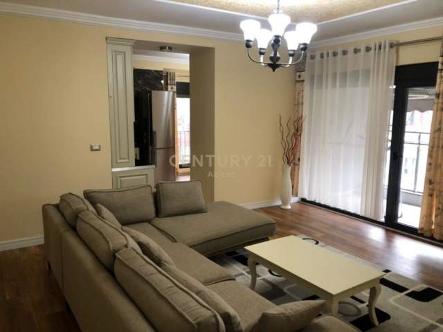 Tirane, jap me qera apartament 3+1+BLK Kati 3, 120 m² 1.500 Euro (Rruga e Elbasanit)