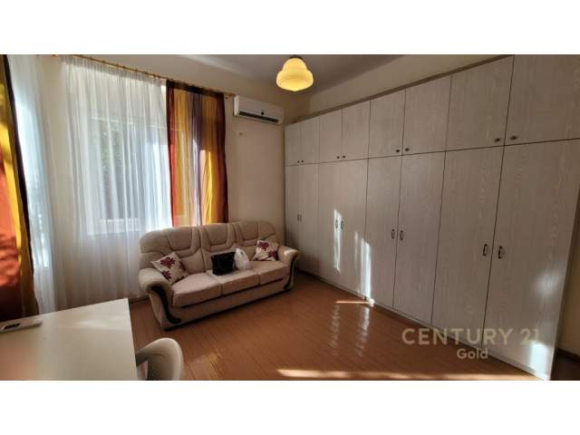 Tirane, jepet me qera Vile Kati 1, 181 m² 750 Euro (Siri Kodra)