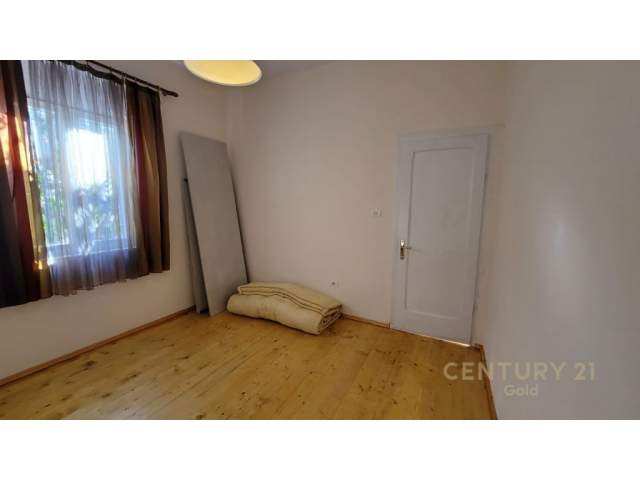 Tirane, jepet me qera Vile Kati 1, 181 m² 750 Euro (Siri Kodra)