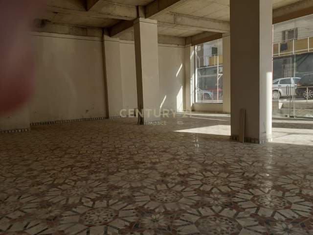 Tirane, jepet me qera ambjent biznesi Kati 1, 123 m² 600 Euro (rruga e Dibres)