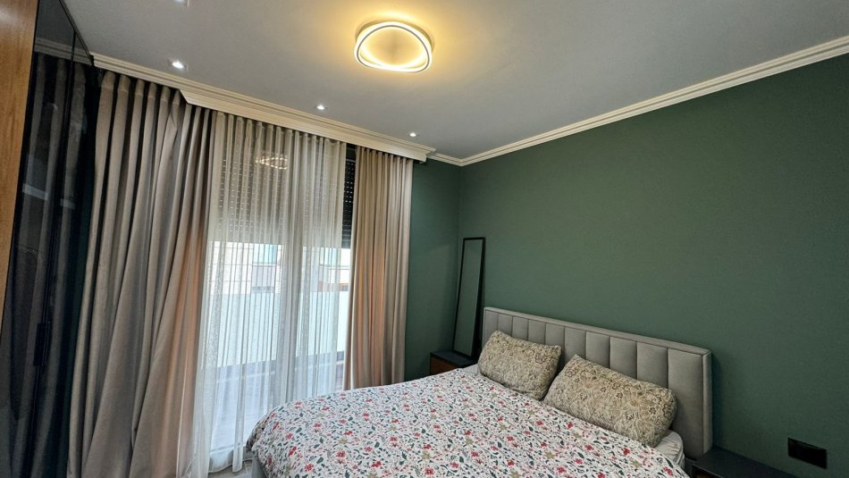 Tirane, jepet me qera 1+1 Kati 2, 78 m² 750 € (Teg)