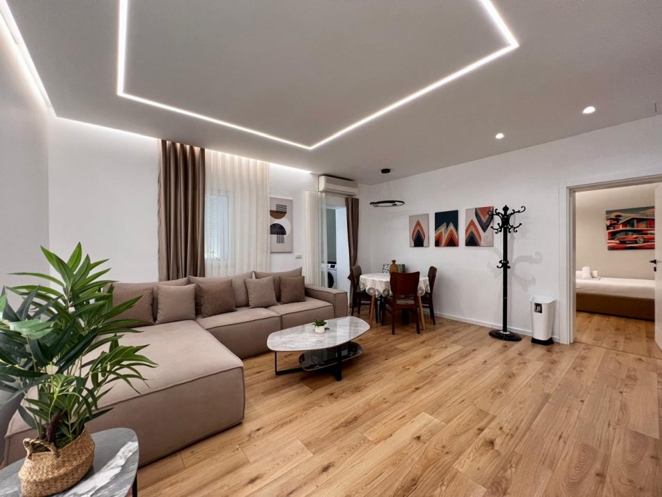 Tirane, jepet me qera apartament 2+1 Kati 3, 80 m² 800 € (Rruga Pjeter Budi)