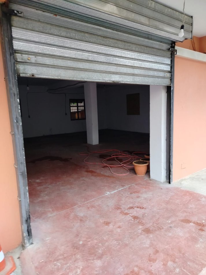 Tirane, jepet me qera magazine , , 200 m² 600 € (Astir)