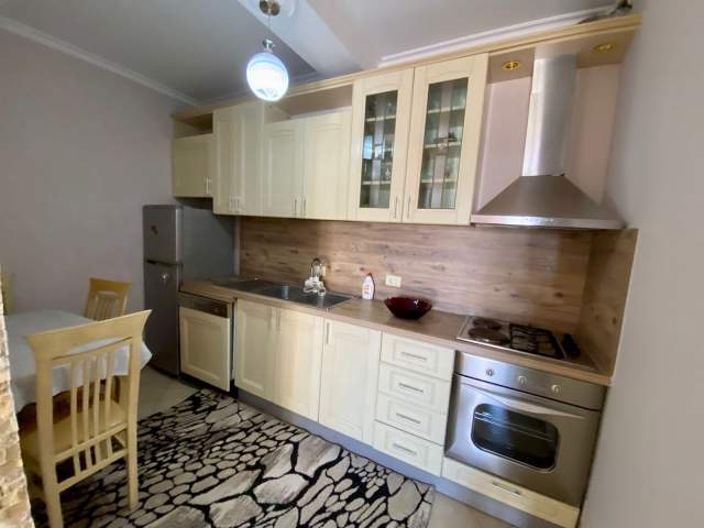 Tirane, jepet me qera apartament 2+1+BLK Kati 5, 110 m² 700 Euro (Rruga e Durresit)
