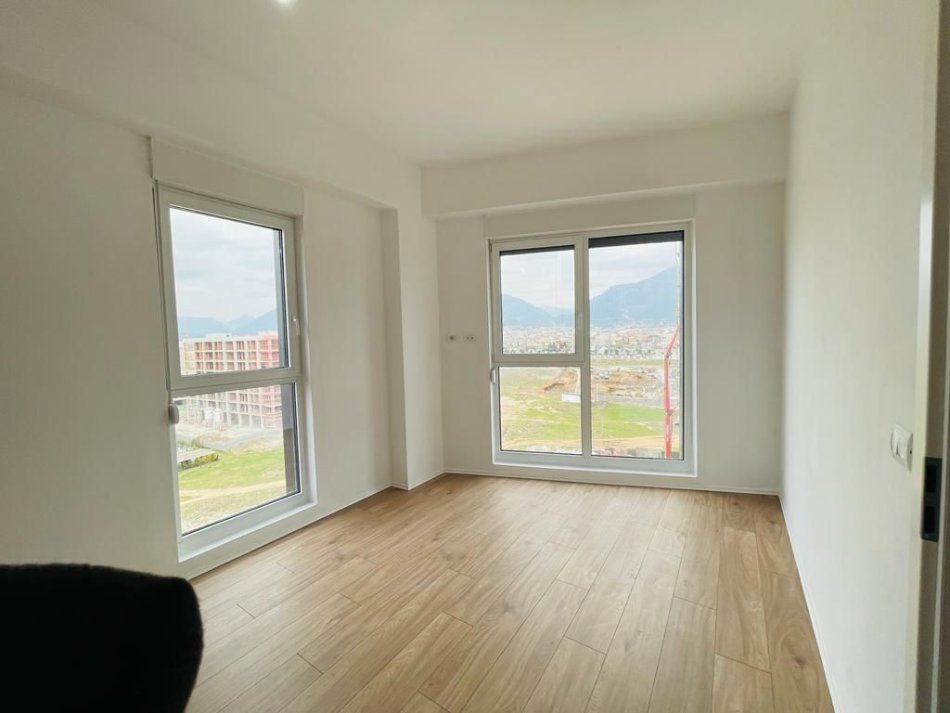 Tirane, jepet me qera ambjent biznesi Kati 9, 120 m² 450 € (rruga jordan misja)