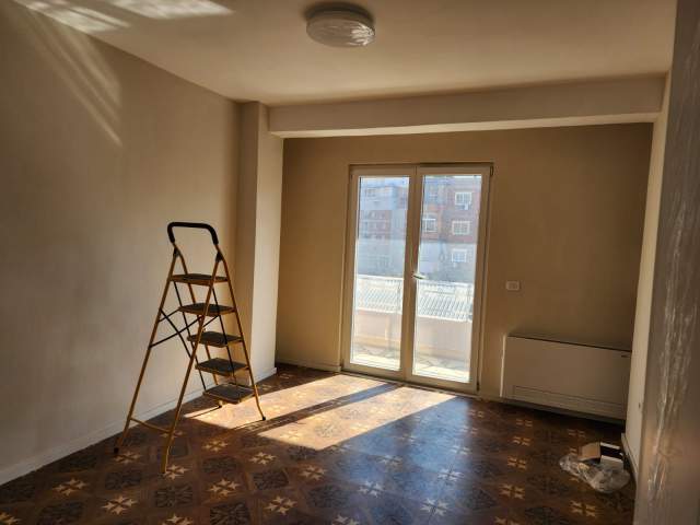 Tirane, jepet me qera zyre Kati 3, 95 m² 950 Euro (Rruga Cameria)