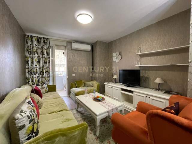 Tirane, SHESIM APARTAMENT 1+1 PRANE JURIDIKUT, 80 m² 150.000 Euro (Vaso Pasha)