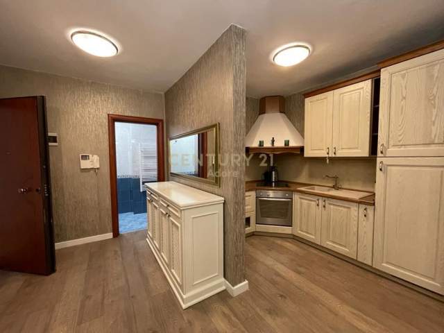 Tirane, SHESIM APARTAMENT 1+1 PRANE JURIDIKUT, 80 m² 150.000 Euro (Vaso Pasha)