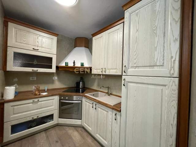 Tirane, SHESIM APARTAMENT 1+1 PRANE JURIDIKUT, 80 m² 150.000 Euro (Vaso Pasha)
