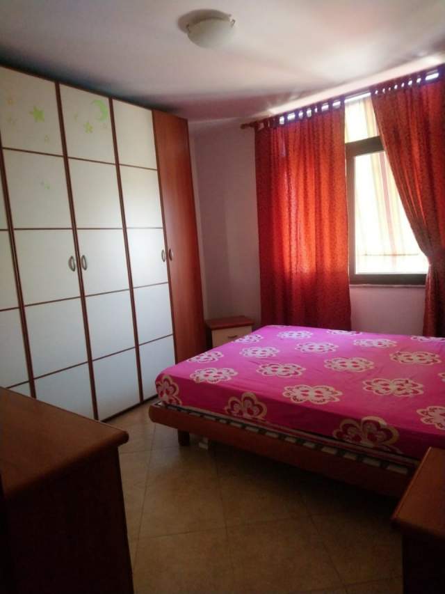 Tirane, jepet me qera apartament 2+1+BLK Kati 6, 80 m² 450 Euro (piazza)