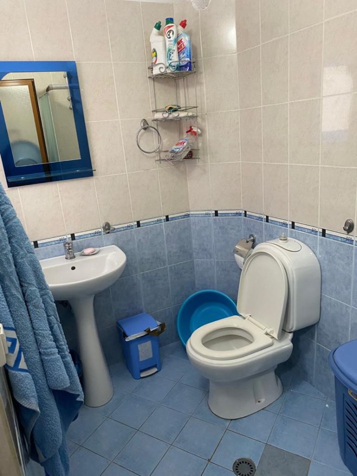 Tirane, jepet me qera apartament 1+1+Ballkon Kati 3, 65 m² 350 € (Rruga Idriz Dollaku, Ali Demi)