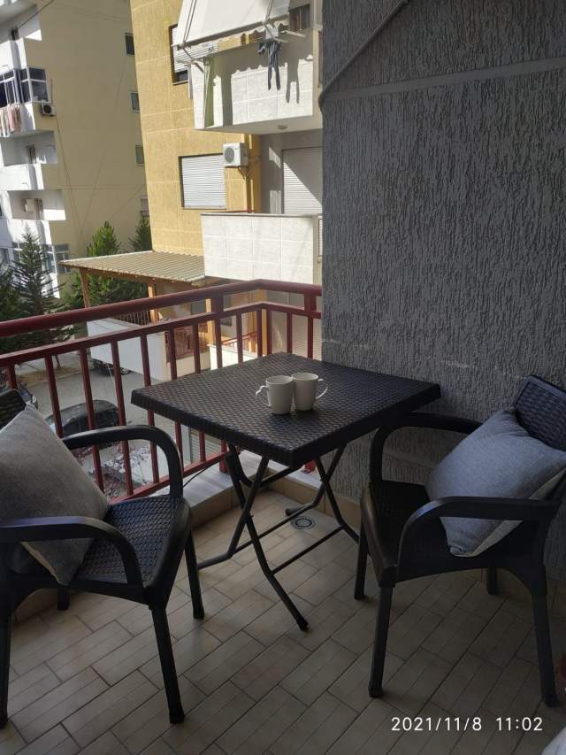 Plazh-Durres, jepet me qera apartament 1+1+BLK Kati 2, 65 m² 300 Euro (Rruga Pavarsia)