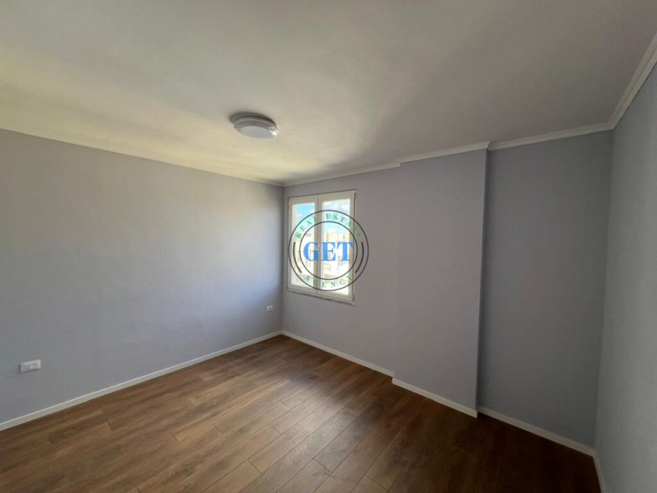 Durres, shitet apartament 2+1+Ballkon Kati 10, 84 m² 110.000 € (Plazh Iliria,Durres)