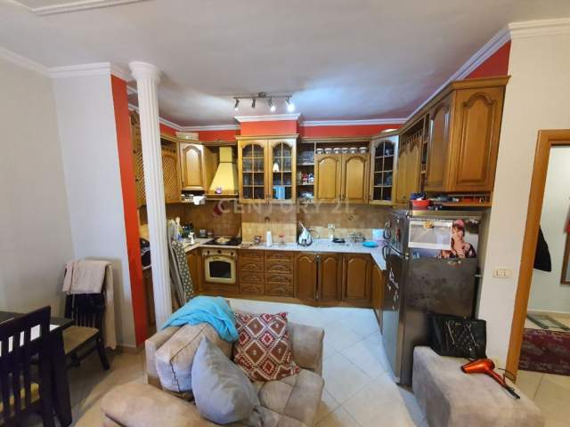 Tirane, shitet apartament 1+1+BLK Kati 8, 75 m² 120.000 Euro (9 Kateshet)