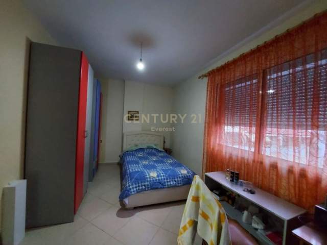 Tirane, shes apartament 3+1+BLK Kati 5, 139 m² 109.000 Euro (Fresku)