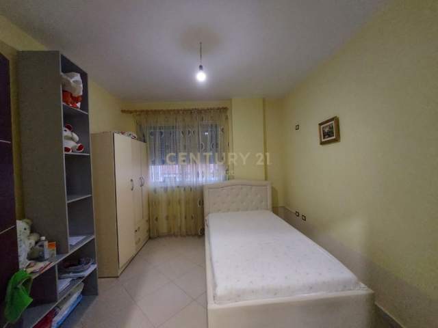Tirane, shes apartament 3+1+BLK Kati 5, 139 m² 109.000 Euro (Fresku)