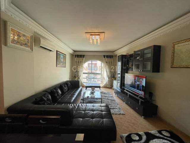 Tirane, shitet apartament 3+1 Kati 4, 82.000 Euro (Kompleksi Lugano, Fresku.)