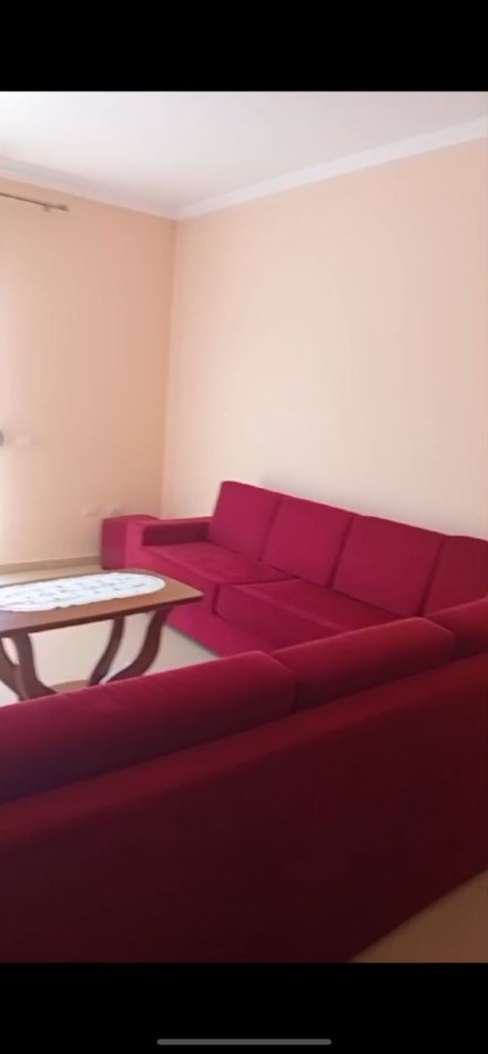 Tirane, jepet me qera apartament 3+1 Kati 2, 120 m² 460 € (5 Maj)