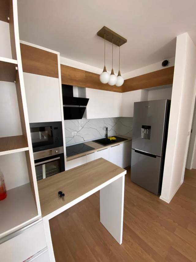 Tirane, jepet me qera apartament 2+1 Kati 7, 100 m² 500 Euro (Don Bosko)