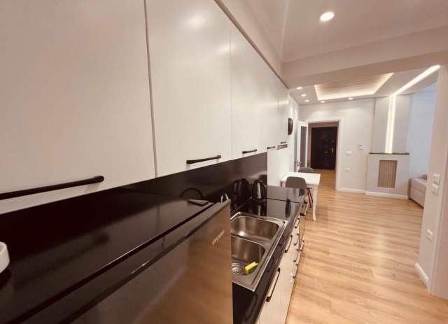 Korce, shitet apartament Kati 3, 97 m² 92.000 Euro (Lagjia 7, Korçë)