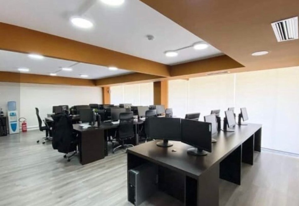 Tirane, jepet me qera zyre Kati 2, 200 m² 3.000 € (Bllok)