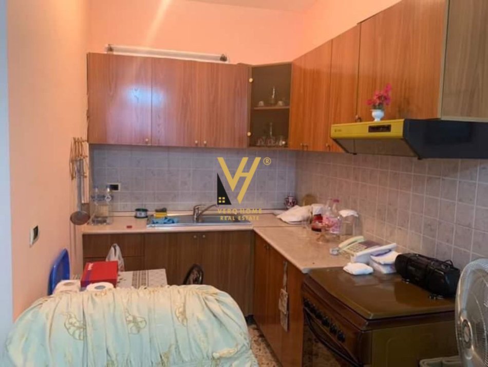 Tirane, shitet apartament 1+1+Ballkon Kati 3, 65 m² 130.000 € (RRUGA E ELBASANIT)