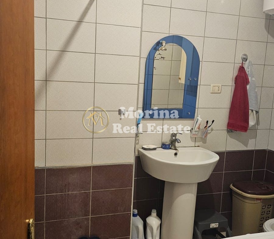 Tirane, jepet me qera apartament 1+1 Kati 4, 65 m² 400 € (Yzberisht)