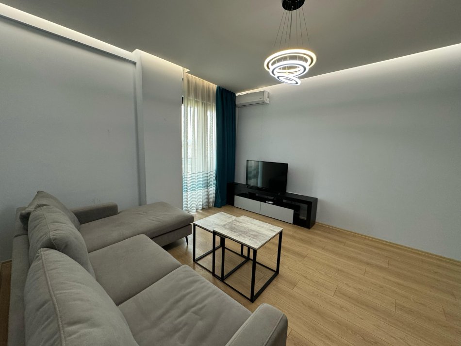 Tirane, jepet me qera apartament 1+1 Kati 6, 70 m² 500 € (rruga e dibres)