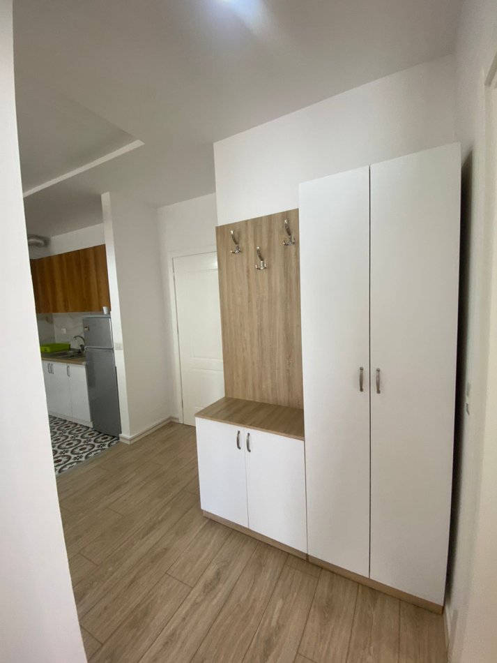 Tirane, jepet me qera apartament 1+1+Ballkon Kati 4, 73 m² 450 € (Kopeshti zologjik , Kompleksi Mateo)