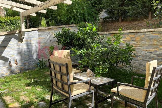 Tirane, apartament duplex 3+1+A+BLK Kati 1, 150 m² 700 Euro (Rruga Peti)