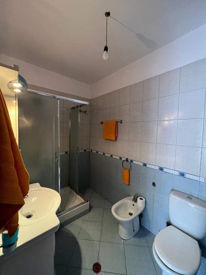 Tirane, jepet me qera apartament 3+1+Ballkon Kati 9, 117 m² 650 € (Astir)