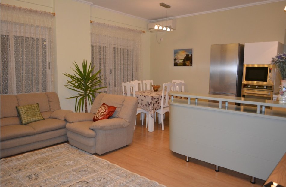 Tirane, jepet me qera apartament 2+1 Kati 7, 110 m² 750 € (Pazari Ri)
