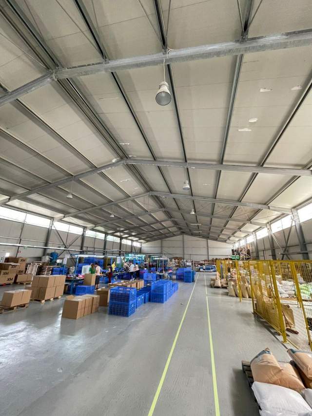 Tirane, jepet me qera magazine Kati 0, 1.500 m² 5.000 Euro (vaqarr)