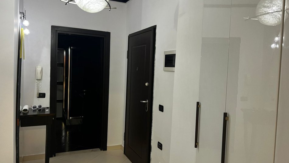 Tirane, jepet me qera apartament 2+1+Ballkon Kati 3, 90 m² 750 € (SULEJMAN DELVINA)