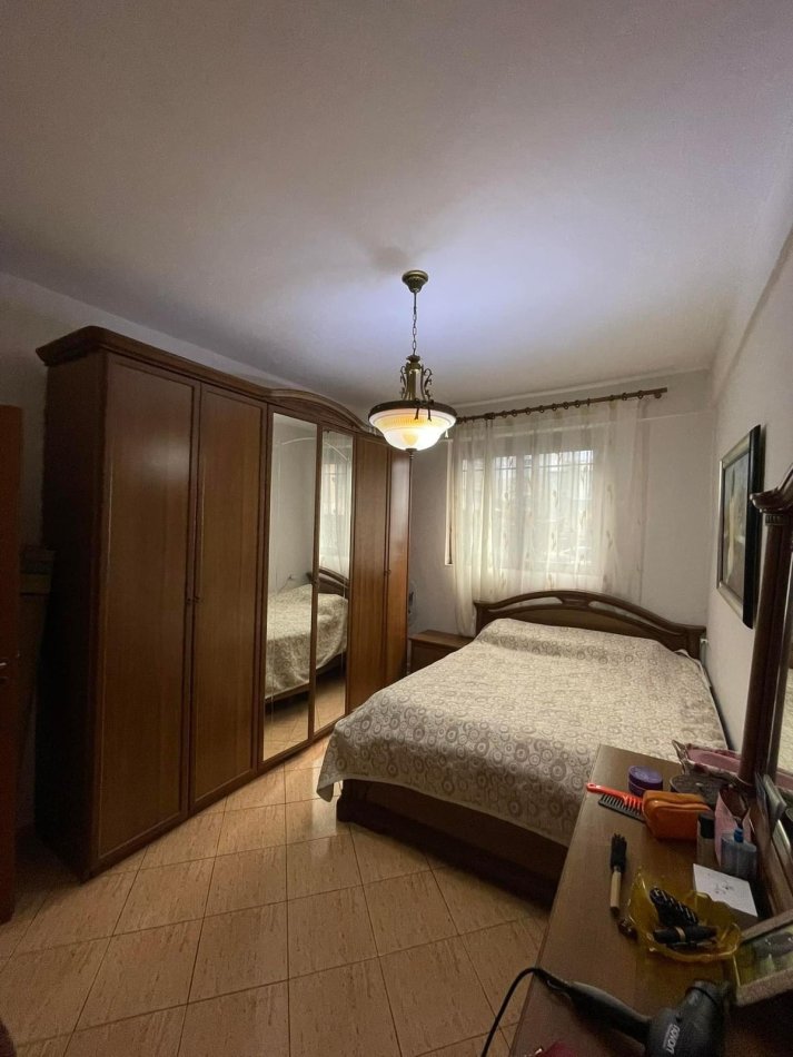 Tirane, shitet apartament 2+1+Aneks+Ballkon Kati 0, 118 m² 163.000 € (rruga e kavajes)