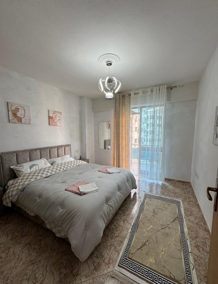 Tirane, jepet me qera apartament 2+1+Ballkon Kati 9, 105 m² 750 € (Stacioni i Trenit)
