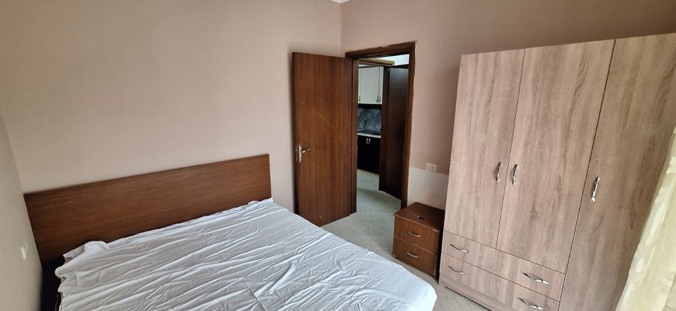 Tirane, jepet me qera apartament 1+1 Kati 4, 46 m² 270 € (Fresk)