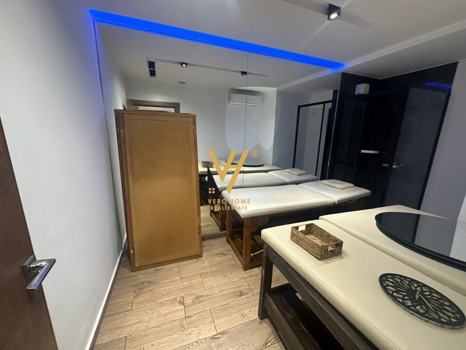 Tirane, jepet me qera zyre Kati 1, 100 m² 1.500 € (SHESHI WILLSON)