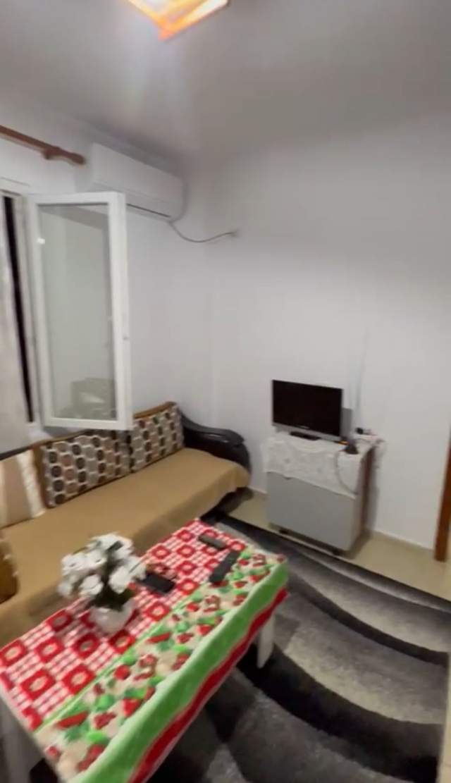 Tirane, jepet me qera apartament 1+1+BLK Kati 4, 65 m² 35.000 Leke (rruga 5 Maj)