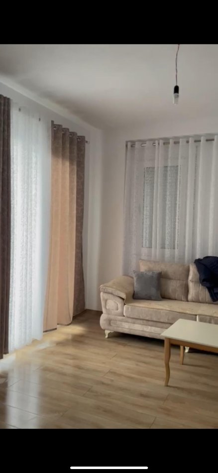 Tirane, jepet me qera 2+1+Ballkon Kati 2, 110 m² 400 € (Kamez rr. Donald Tramp)