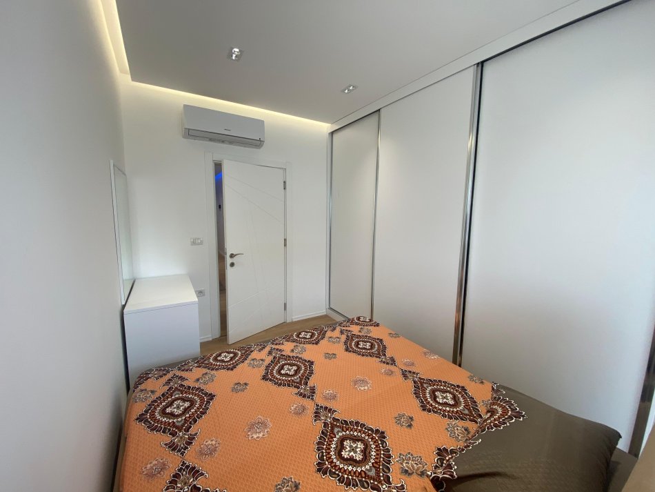 Tirane, jepet me qera apartament 2+1 Kati 1, 90 m² 500 € (selite)