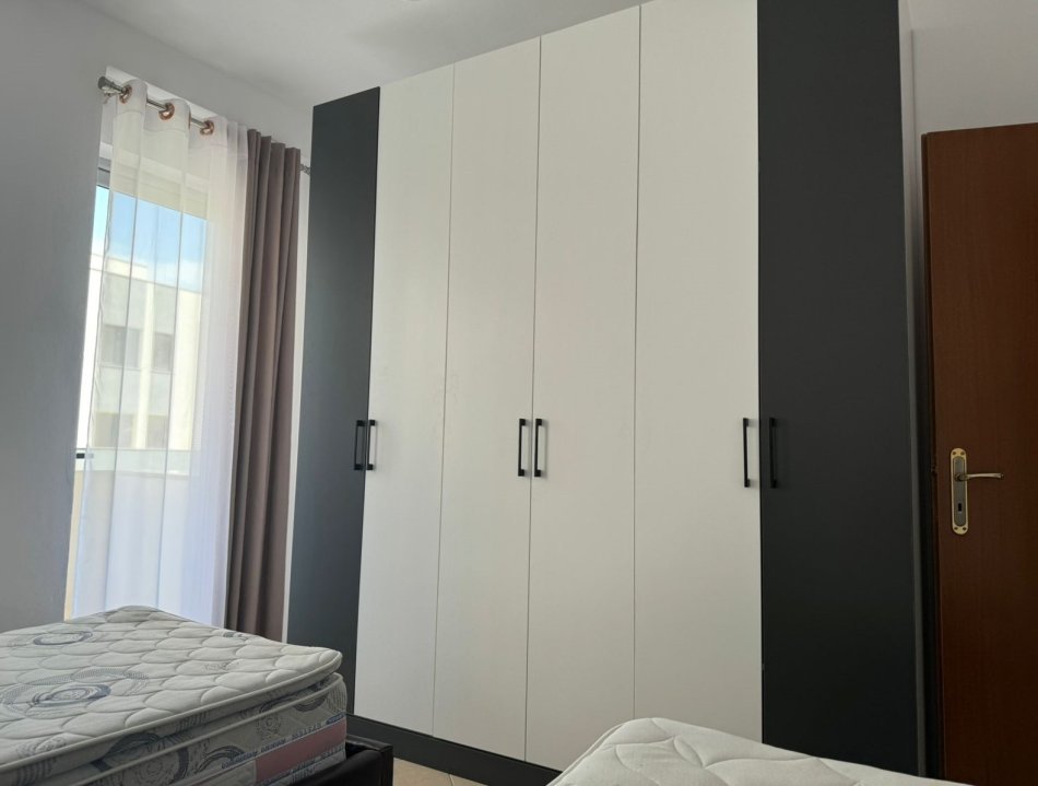 Tirane, jepet me qera apartament 1+1 Kati 6, 64 m² 400 € (Unaza e Re)