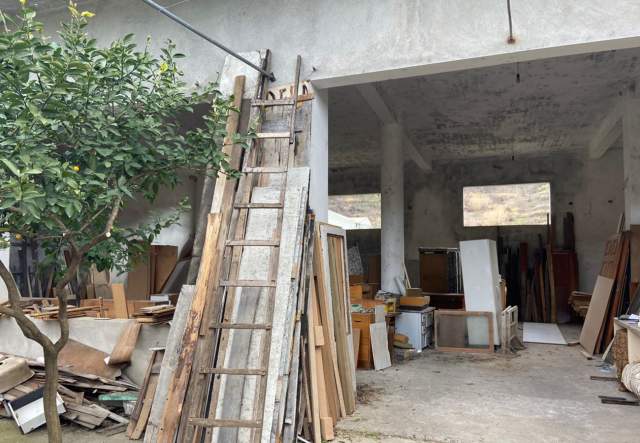 Elbasan, jepet me qera magazine 200 m² 40.000 Leke