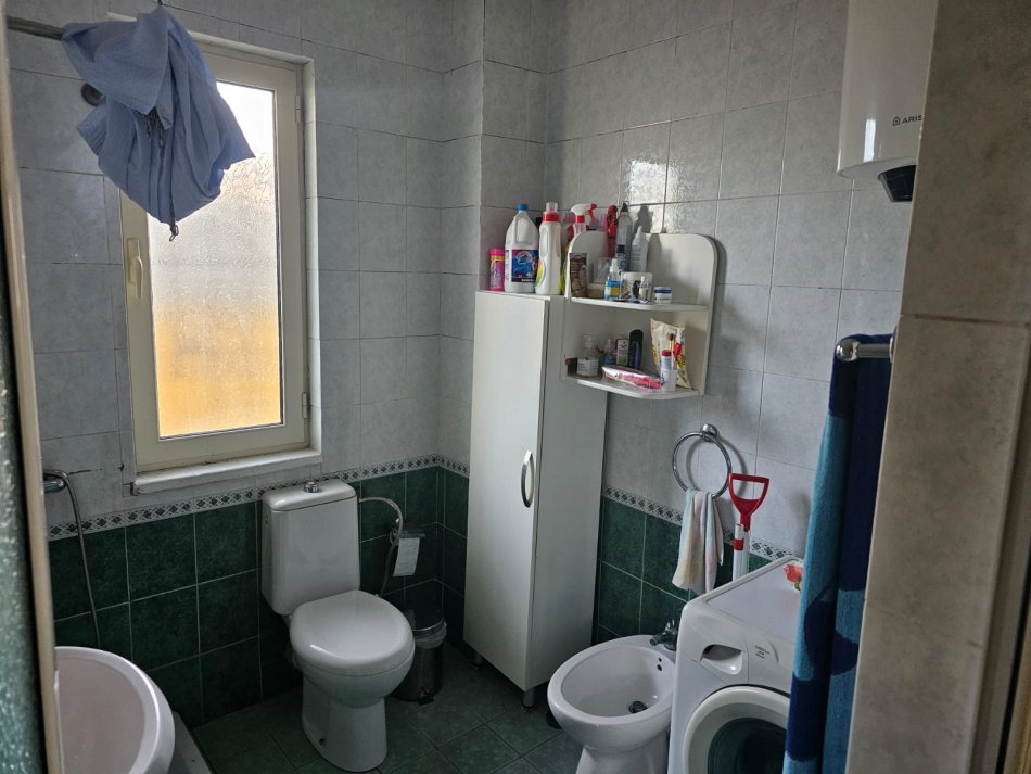 Tirane, shitet apartament 1+1 Kati 2, (Ali Demi)