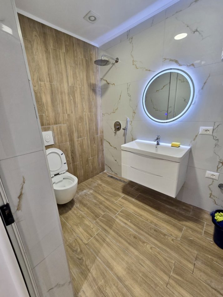 Tirane, shitet apartament 2+1+Aneks+Ballkon Kati 2, 87 m² 210.000 € (Elbasanit afer Lion Park)