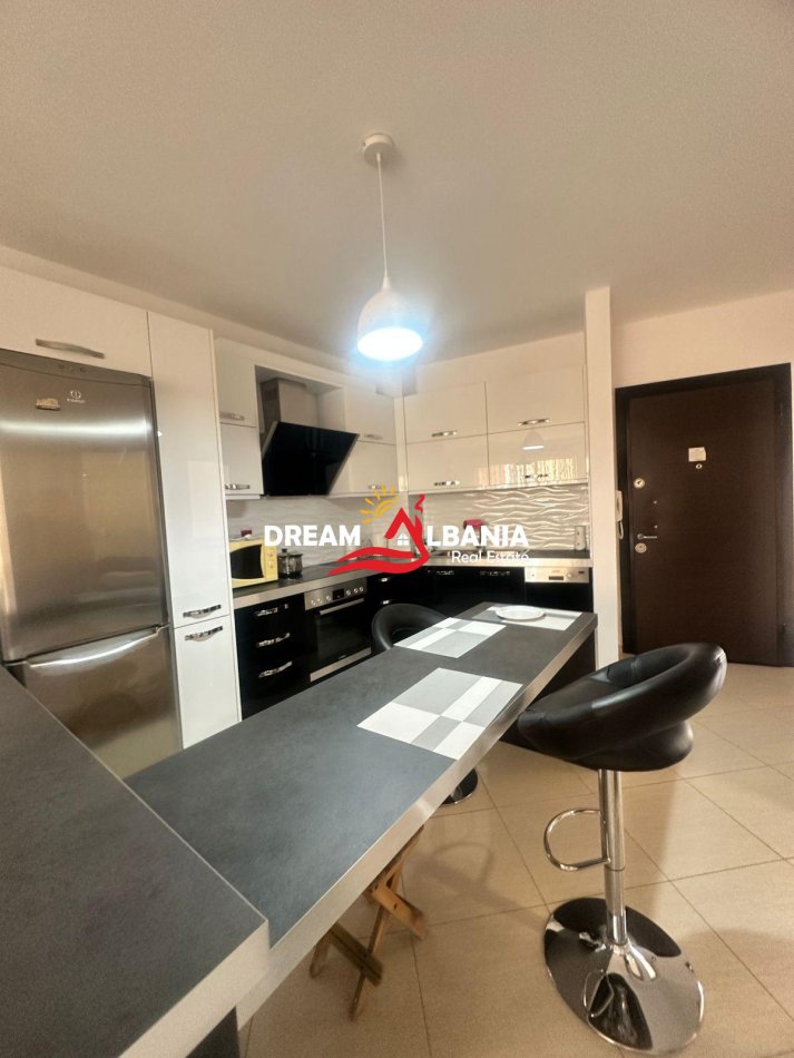 Tirane, jepet me qera apartament 2+1+Ballkon Kati 2, 88 m² 600 € (Peti)