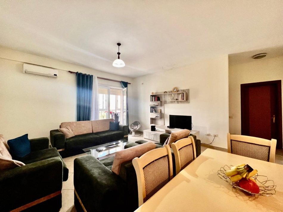 Tirane, shitet apartament 2+1+Ballkon Kati 6, 108 m² 275.000 € (Kopshti Zologjik)