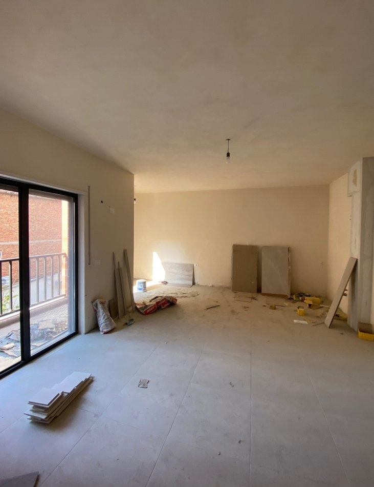 Tirane, shitet apartament 1+1+Ballkon Kati 1, 70 m² 128.000 € (Selvia)