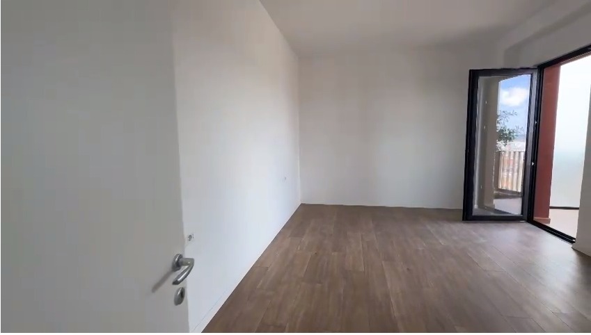 Tirane, jepet me qera zyre Kati 12, 128 m² 850 € (21 Dhjetori)