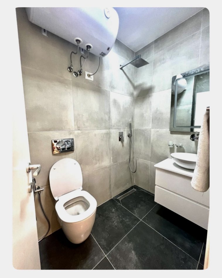 Tirane, shitet apartament 1+1+Aneks+Ballkon Kati 2, 54 m² 135.000 € (Pazari i Ri afer Optika Roma)
